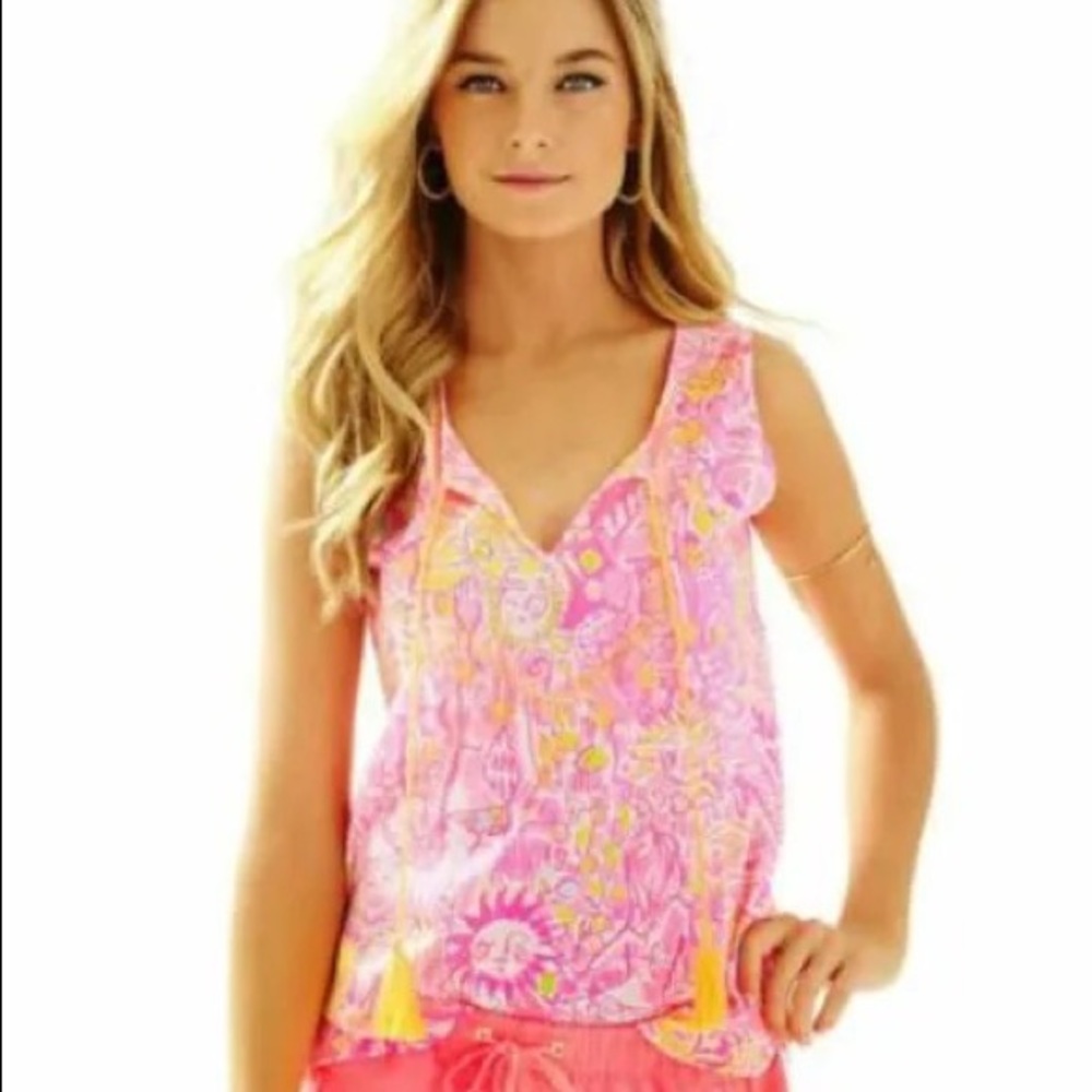 LILLY PULITZER Kini in The Keys Lauren Top
in Pink Pout Printed Floral ☀️